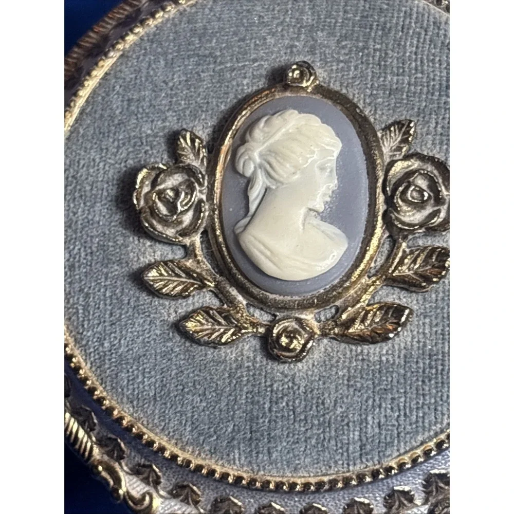 CAMEO Vintage MUSIC BOX Plays Amazing Grace Gray/Gold Tone Trinket Box Coquette